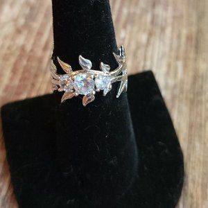 EUC Silver Ring (925) & 3 Round Cut Rhinestones in Vine Setting